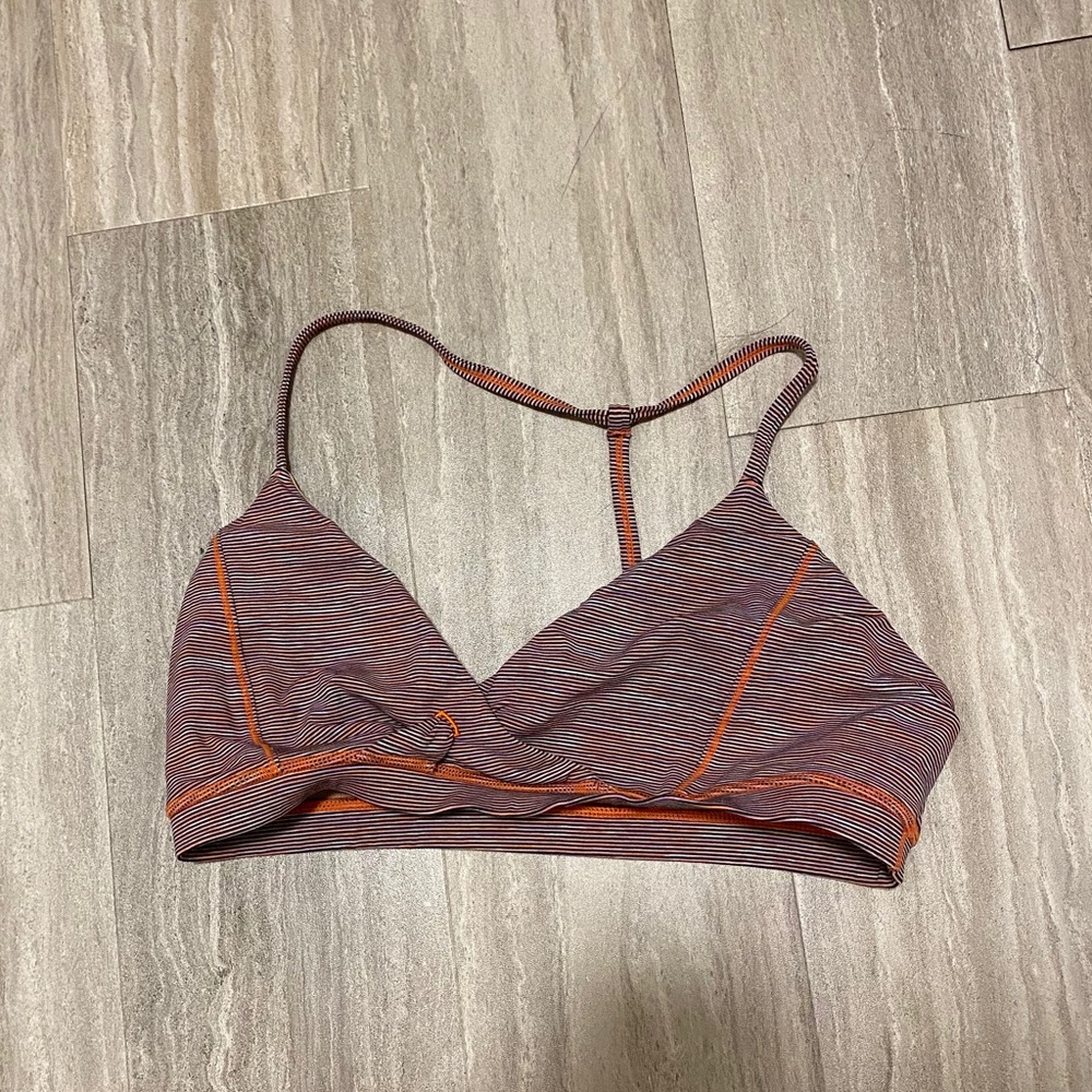 Lululemon sports bra